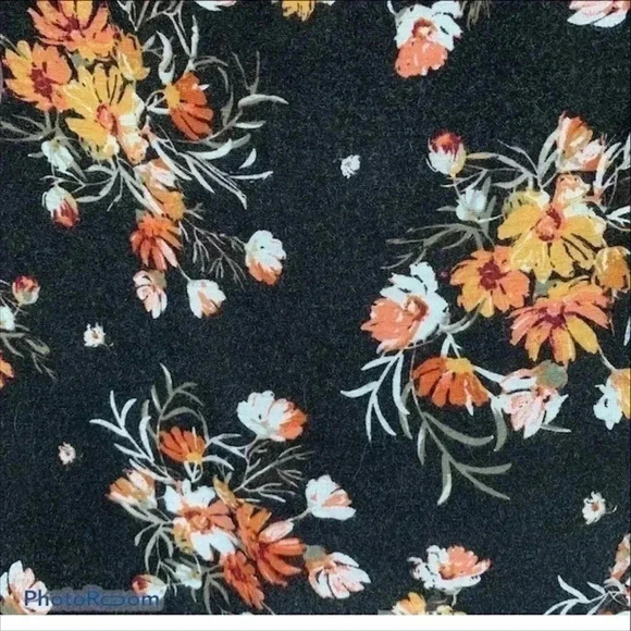 No Comment Flared Sleeve Flower Top - Picture 6 of 6